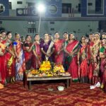 మఖ్తల్, మన ప్రజాపక్షం :తెలంగాణ రాష్ట్ర పశుసంవర్ధక, డైరీ అభివృద్ధి, క్రీడలు, యువజన సేవలు మరియు మత్స్యశాఖ మంత్రి డా.వాకిటి శ్రీహరి సతీమణి వాకిటి లలిత మక్తల్ పట్టణంలోని సంగంబండ రోడ్ సుగురేశ్వర కాలనీలో నిర్వహించిన బతుకమ్మ ఉత్సవాల్లో ముఖ్య అతిధిగా పాల్గొన్నారు. ఈ సందర్భంగా ఆమె స్థానిక మహిళలతో కలిసి బతుకమ్మలో పాల్గొని పూల పండుగను మరింత భవ్యంగా మార్చారు. తెలుగు సాంప్రదాయాలను కాపాడుకోవడంలో బతుకమ్మ పండుగకు ప్రత్యేక స్థానం ఉందని, ఆ ఉత్సవాలు సమాజంలో ఐక్యత, ఆనందాన్ని పంచుతాయని లలిత ఈ సందర్భంలో పేర్కొన్నారు. ఈ బతుకమ్మ ఉత్సవాల్లో పెద్ద ఎత్తున మహిళలు, యువతులు పాల్గొని సాంప్రదాయ వైభవాన్ని ప్రతిబింబించారు.